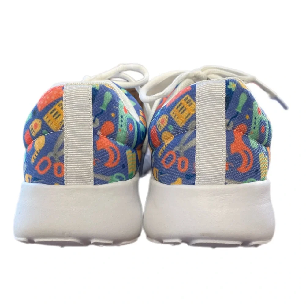 GROOVE BAHS TENNIS SHORS SEAMSTRESS THEMED LIKE NEW SIZE 7 women’s